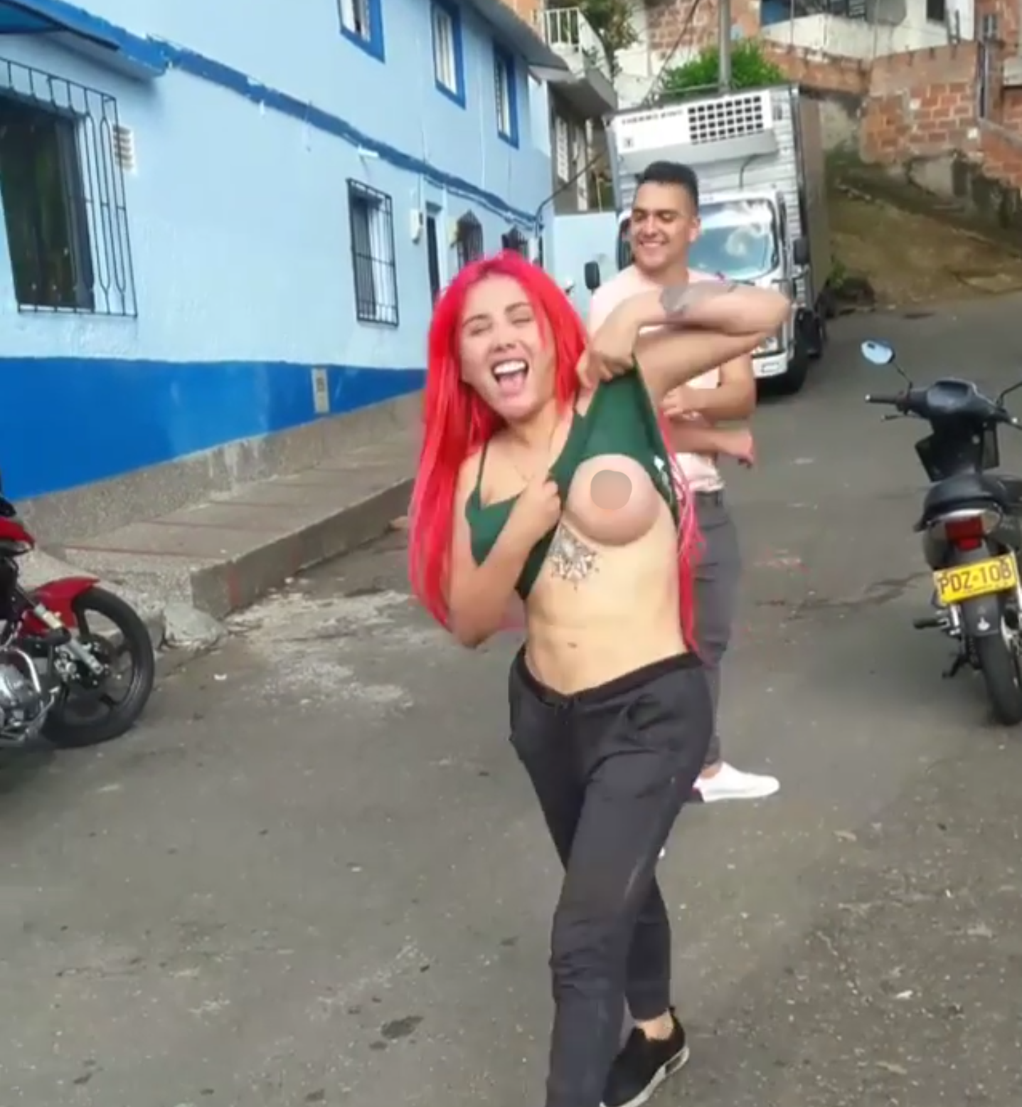 La yina calderón se desnudó en la playa xxx